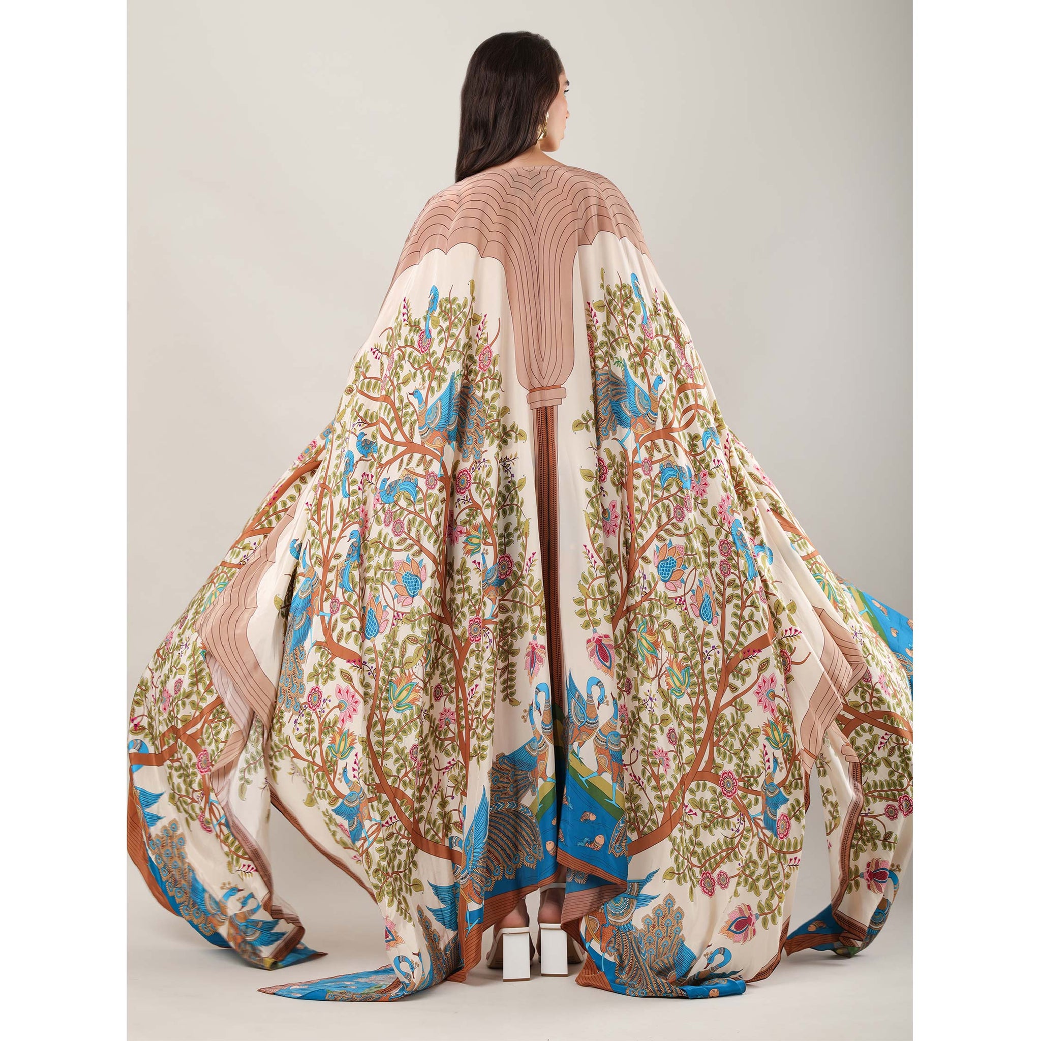 Statement Cape