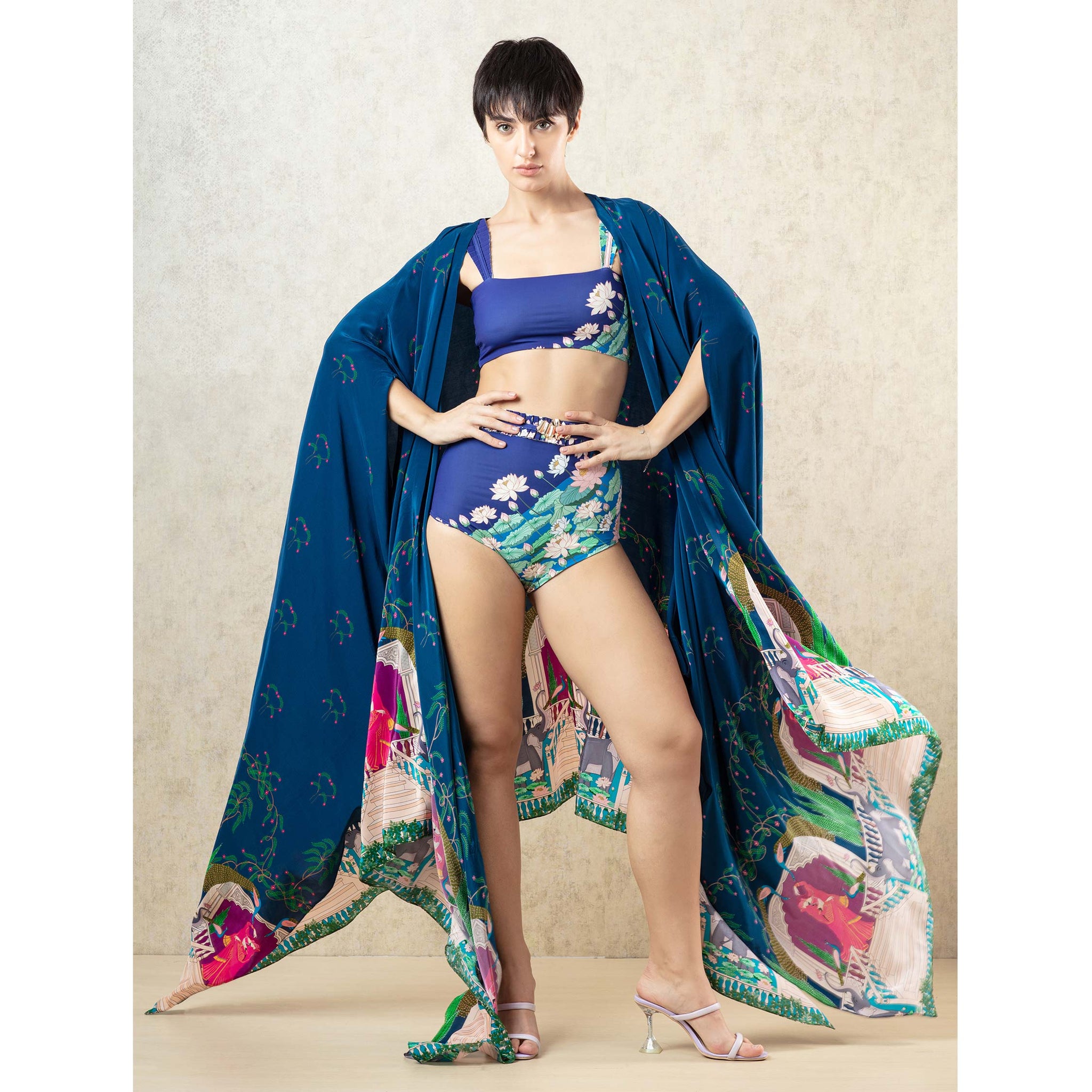 Statement Cape