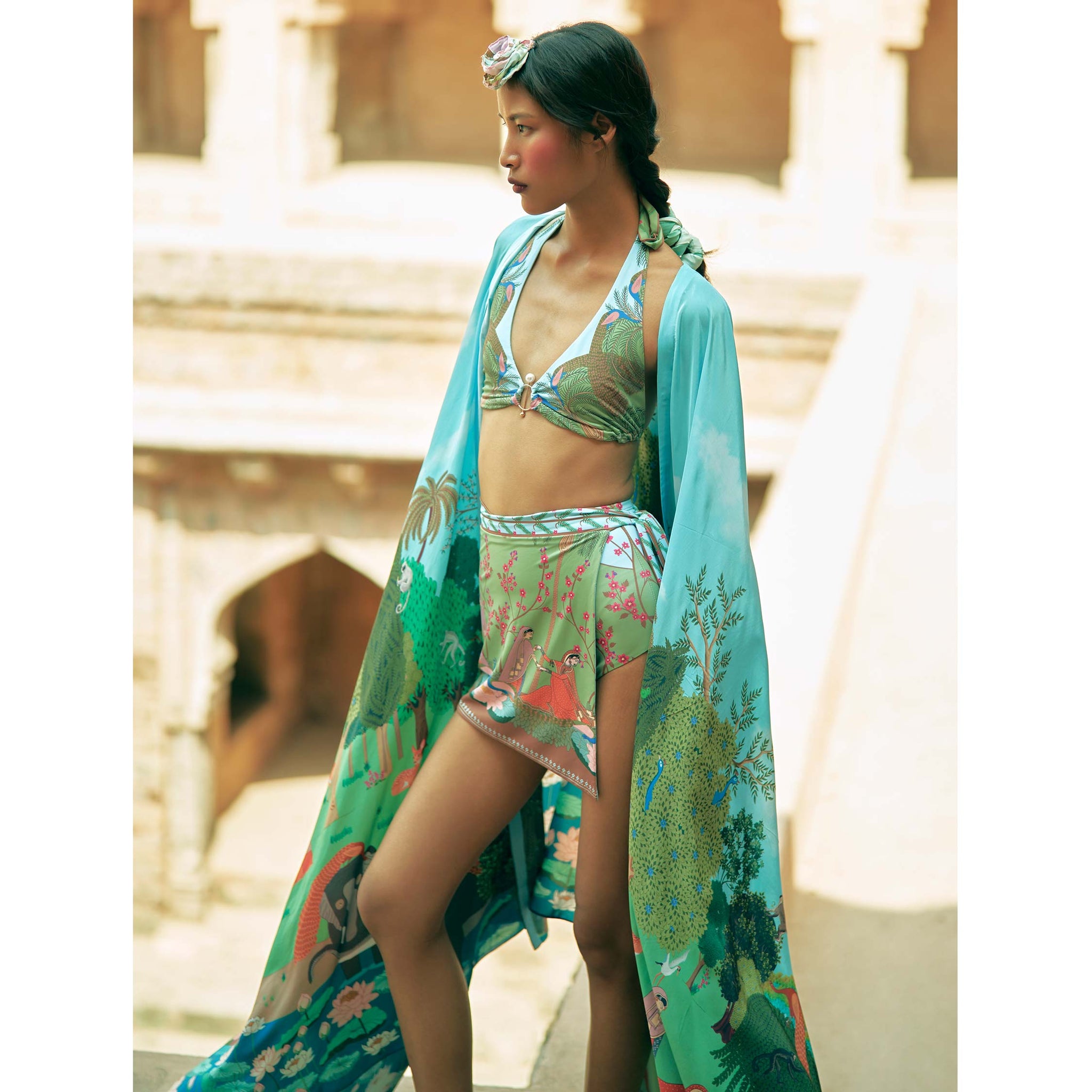 Statement Cape
