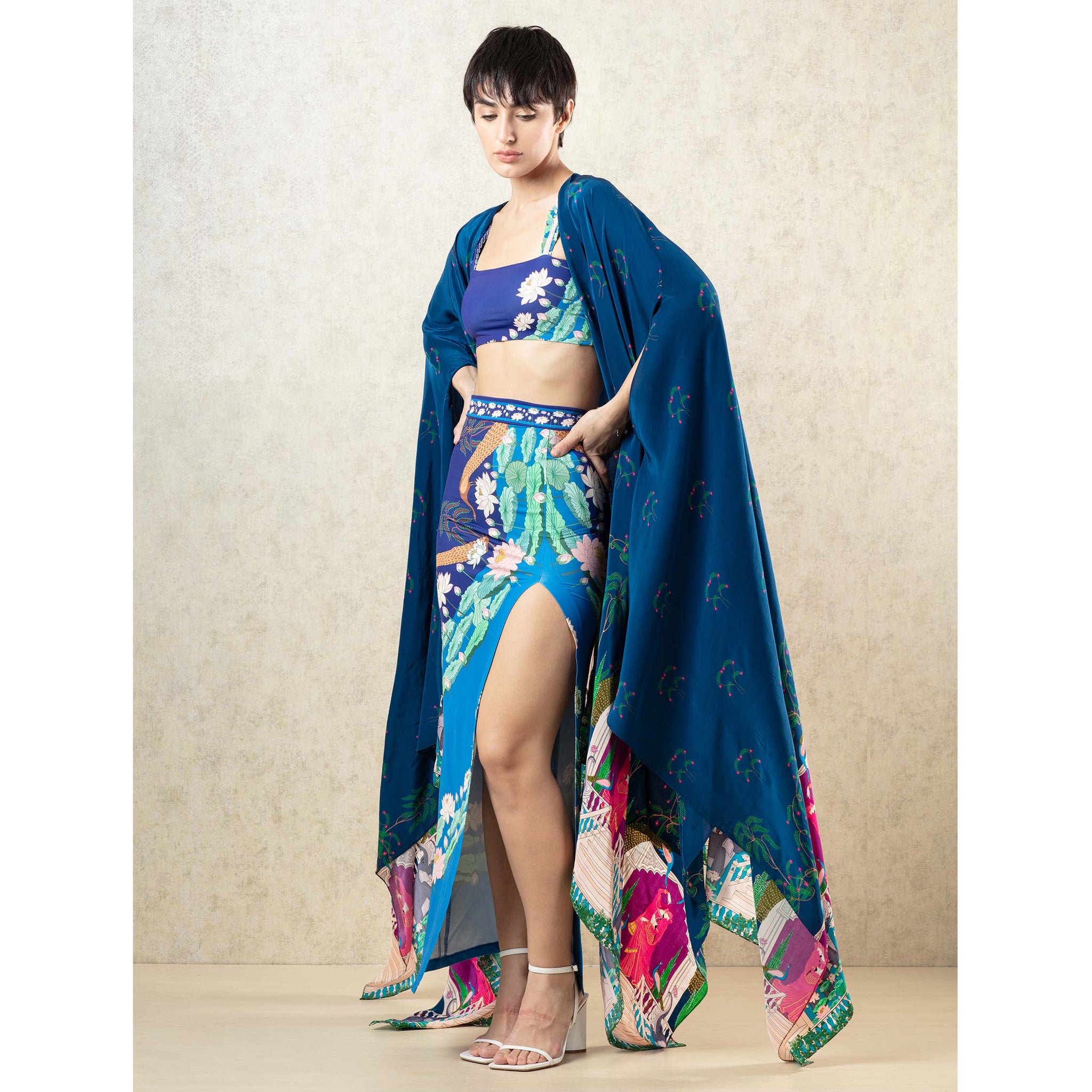 Statement Cape