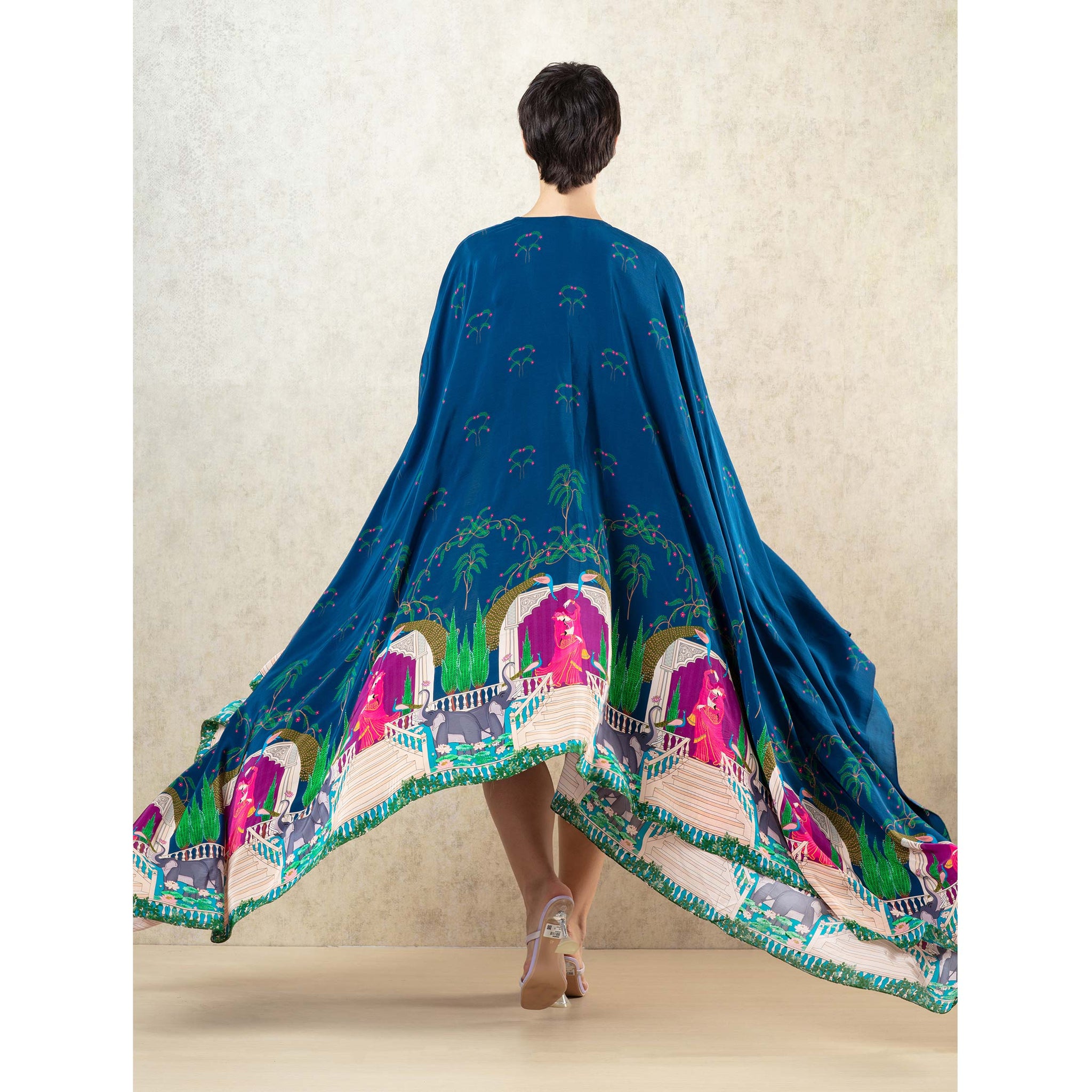 Statement Cape