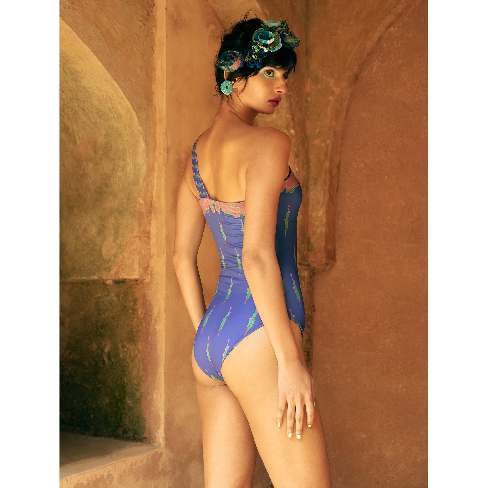 Elaine Monokini