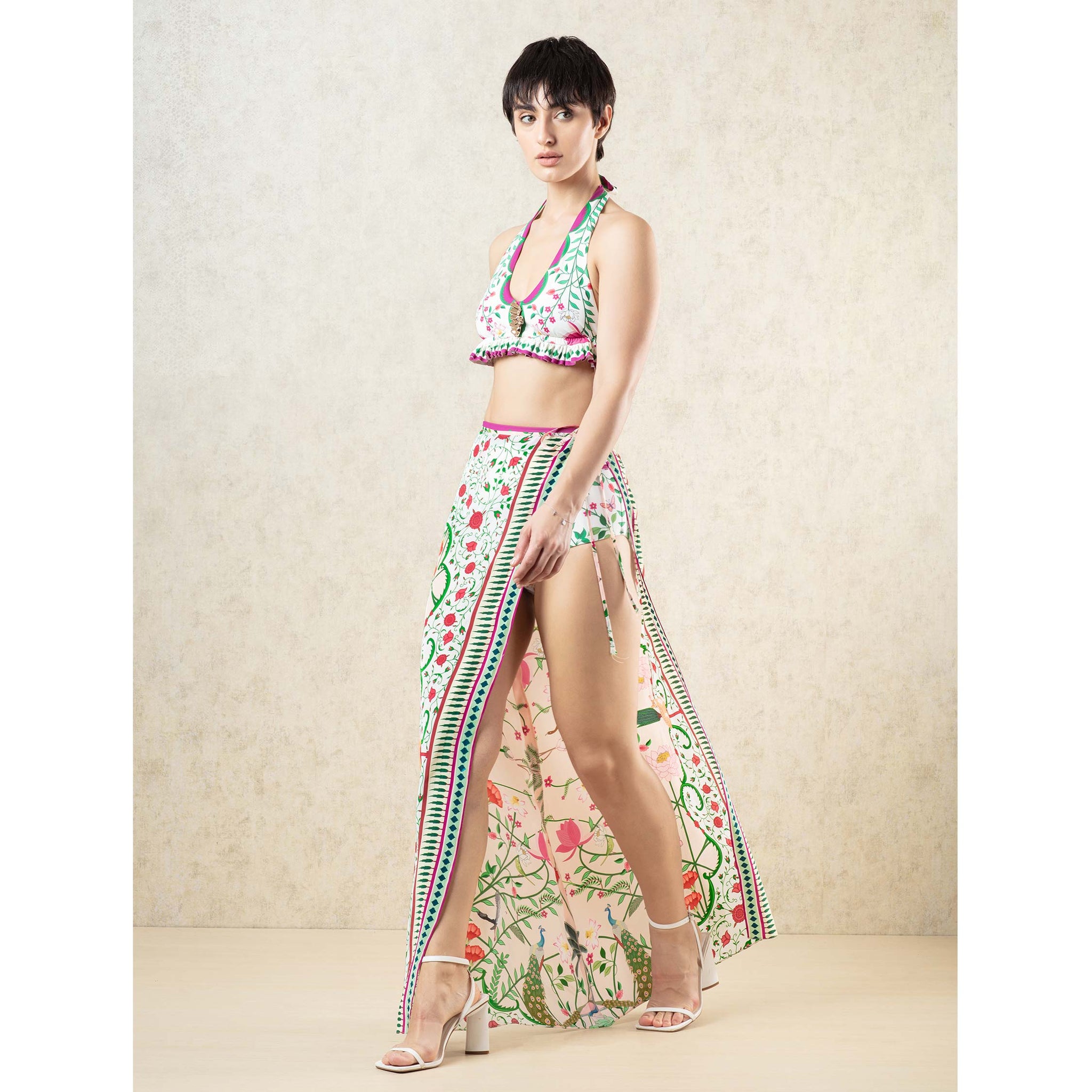 Kira Sarong