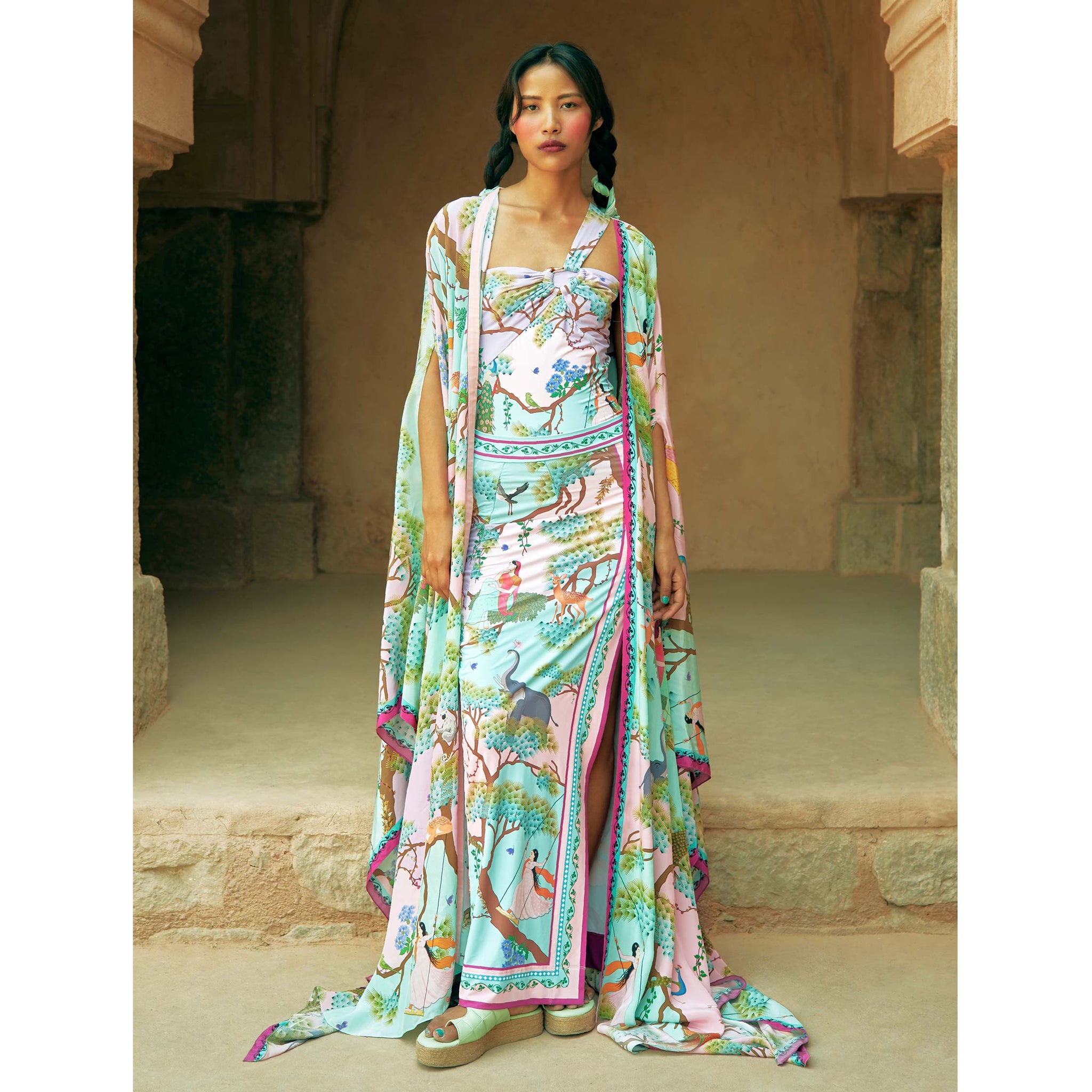 Statement Cape