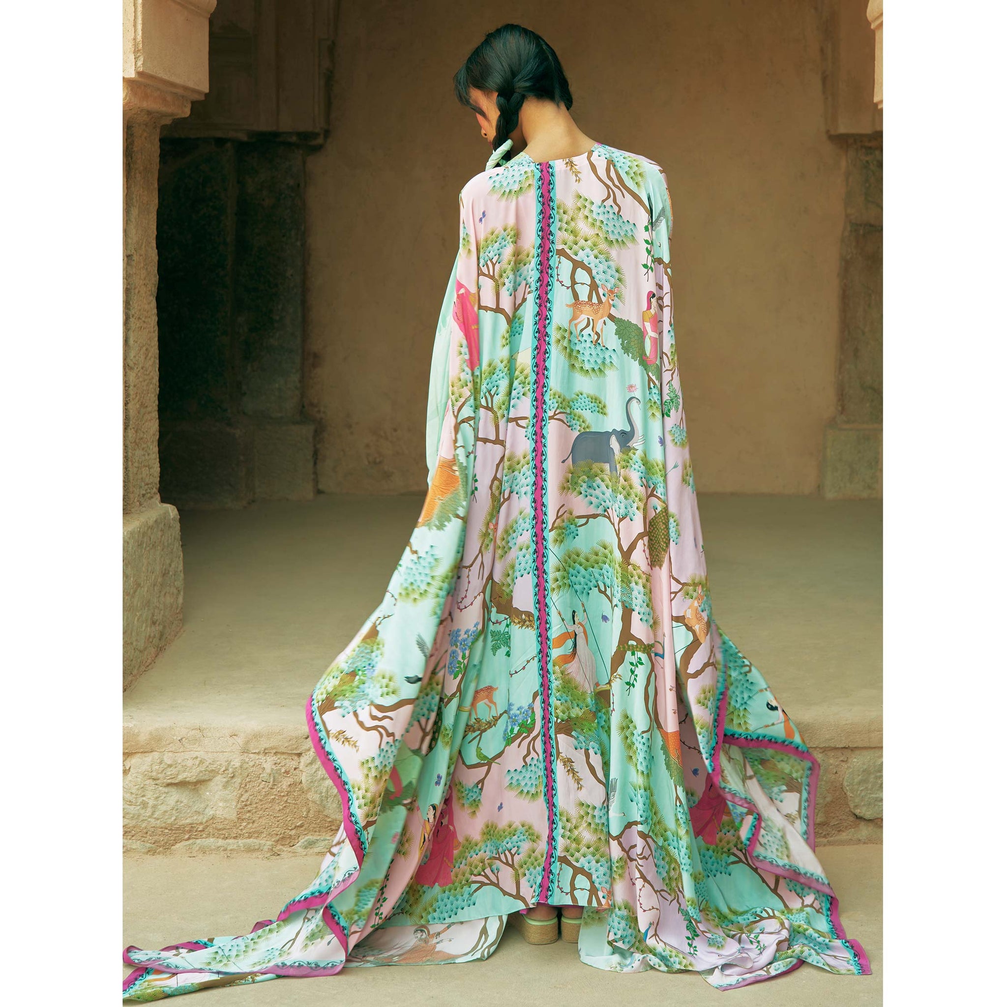 Statement Cape