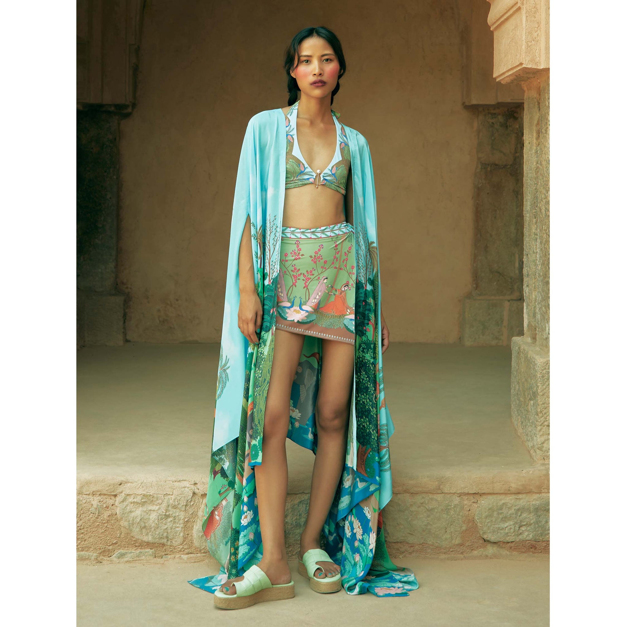 Statement Cape