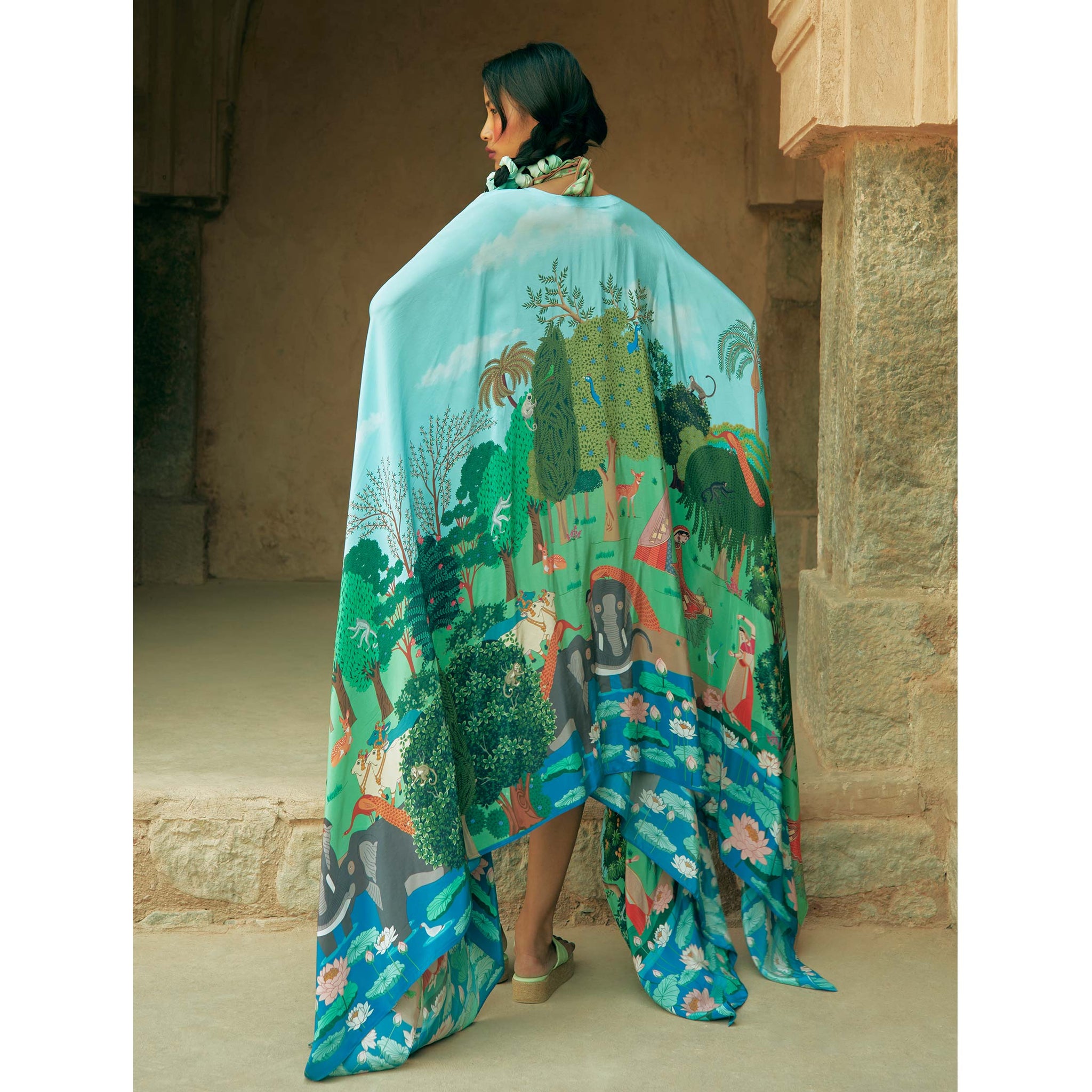 Statement Cape
