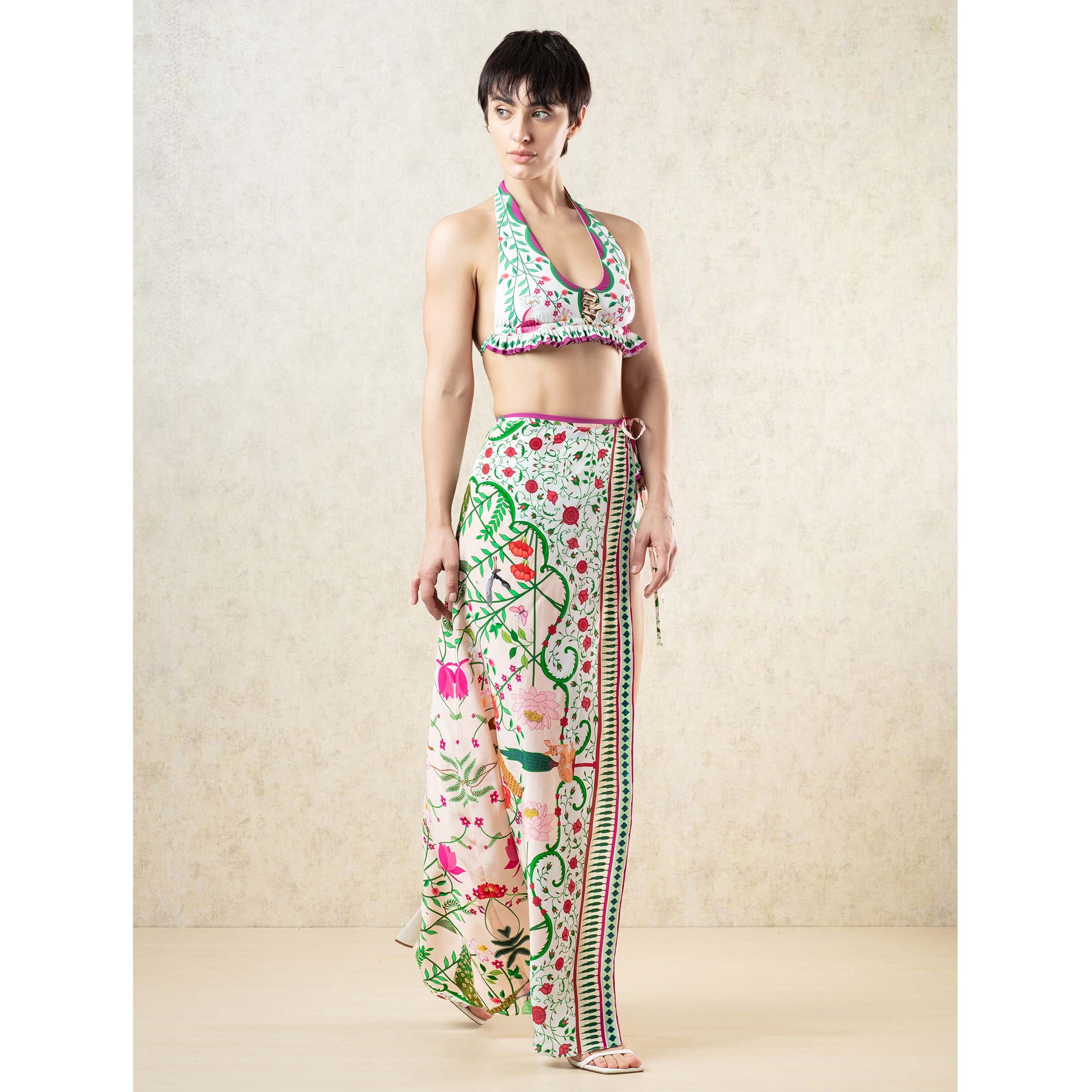 Kira Sarong
