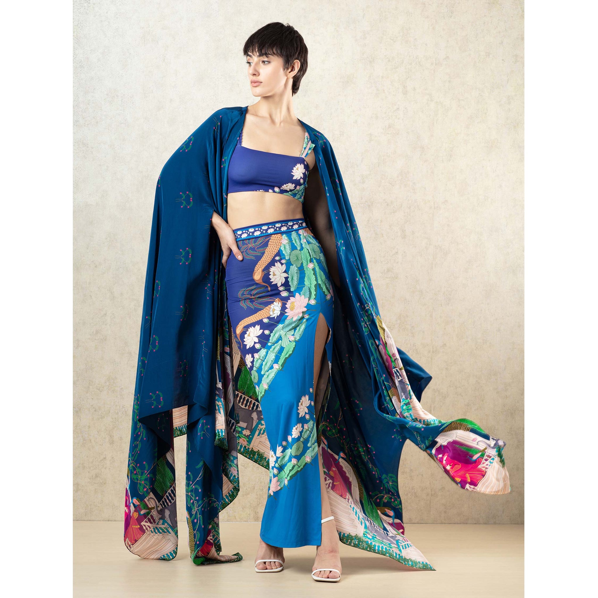Statement Cape